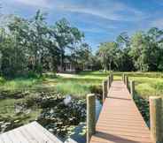 Others 6 Lovely Hawthorne Home w/ Private Boat Dock!