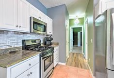 อื่นๆ 5 Lovely Hawthorne Home w/ Private Boat Dock!