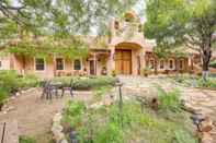 Others Los Cerrillos Hillside Hacienda on 65 Acres!