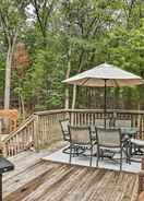 Imej utama Charming Pentwater Home w/ Fire Pit & Yard!