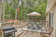 Others Charming Pentwater Home w/ Fire Pit & Yard!