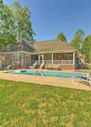 Imej utama Lake Norman Waterfront Escape w/ Pool & Dock!