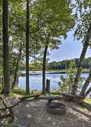 Imej utama Four-season Lake Cabin w/ Canoe & Paddle Boat!