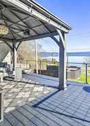 Imej utama Puget Sound Cabin With Hot Tub and Water Views!