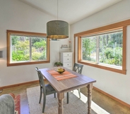 Others 2 Updated Vashon Island Studio w/ Yard & Ponds!