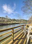 Imej utama Scenic Blue Ridge Getaway w/ Riverfront Deck!