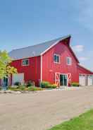 Imej utama Unique, Renovated Barn Vacation Rental in Donnelly