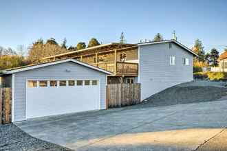 Lainnya 4 Pet-friendly North Bend Home w/ Bay Views!