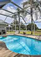 Imej utama Palm Harbor Home w/ Pool & Golf Course Views!