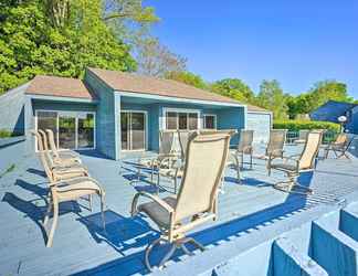 Others 2 Sunny South Haven Condo < 1 Mi to Beaches!