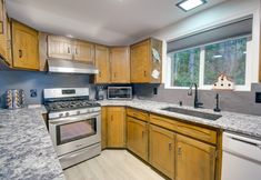 Khác 2 Bremerton Vacation Rental w/ Hot Tub & Lake Access