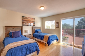 Lainnya 4 Vallejo Home W/spacious Deck, Hot Tub & Views