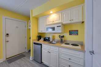 Others 4 Ocean City Condo w/ Pool: Walk to Boardwalk!