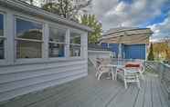 Others 2 Manistee House w/ Deck, Fire Pit & Sunroom!