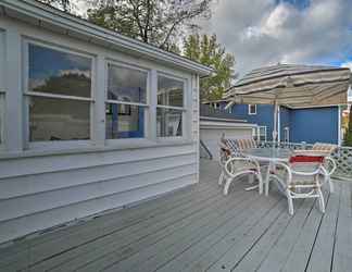 Others 2 Manistee House w/ Deck, Fire Pit & Sunroom!