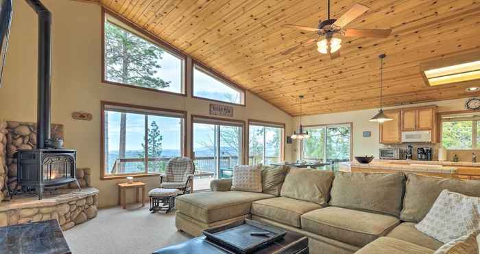 Lainnya Pet-friendly Mtn Home w/ Deck, Half-mi to Hiking!