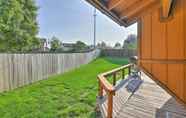 Lainnya 2 Charming Anchorage Home w/ Grill + Deck!