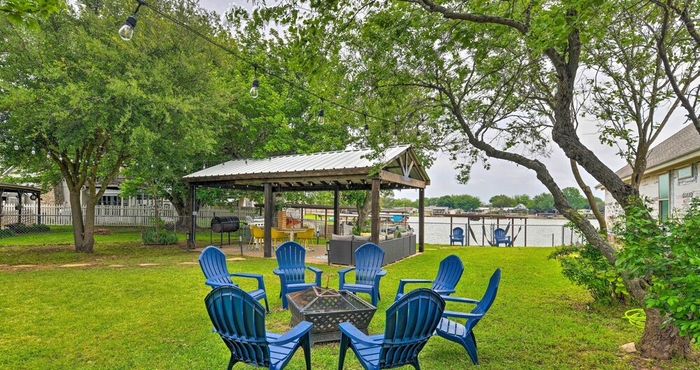 Others Stunning Waterfront Granbury Gem w/ Boat Dock!