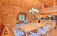 อื่นๆ 6 Splendid Family Cabin w/ Hot Tub & Grill!