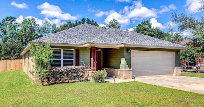 Others Charming Navarre Vacation Home w/ Fire Pit!