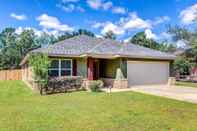 Lain-lain Charming Navarre Vacation Home w/ Fire Pit!