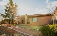 อื่นๆ 2 Bright Modern Abode - 32 Miles to Zion Nat'l Park!