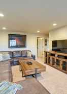 Imej utama Colorado Springs Townhome w/ Game Room & Mtn Views