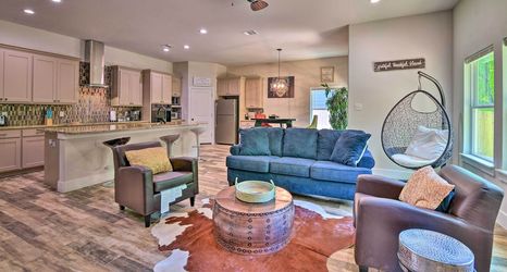 อื่นๆ 2 Newly Constructed Mansfield Home w/ Fenced Yard!