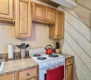 Others 4 Cozy Stroudsburg Apt: 7 Mi to Camelback Mountain!