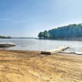 Interior1薩坎達加湖梅菲爾德私人碼頭度假屋,Wildlife Sports and Education Museum飯店