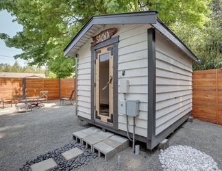 Lain-lain 2 Farmhouse w/ Private Hot Tub < 1 Mile to Birch Bay