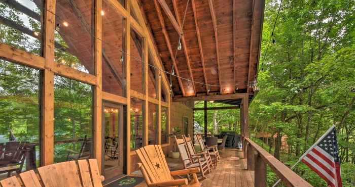 Others Lakefront Lodge W/decks, Hot Tub, Game Room & More