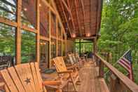 Others Lakefront Lodge W/decks, Hot Tub, Game Room & More