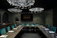 Others Art Suites Luxury Hotel