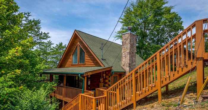 Lainnya Inviting Sevierville Cabin w/ Deck & Hot Tub!