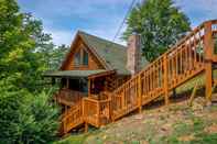 Others Inviting Sevierville Cabin w/ Deck & Hot Tub!