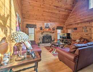 Others 2 Inviting Sevierville Cabin w/ Deck & Hot Tub!
