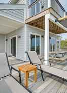 Imej utama Chic Townhome on Lake Huron w/ Private Beach!