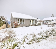 อื่นๆ 4 Anacortes Home w/ Views of Puget Sound