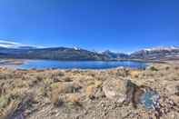 Others Luxe Twin Lakes House w/ Mountain & Lake Views!