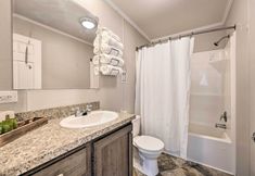 Others 2 Pet-friendly Cassopolis Escape w/ Lake Access