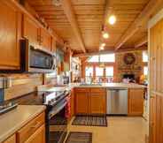 Others 4 Smoky Mountain Vacation Rental w/ Large Deck!