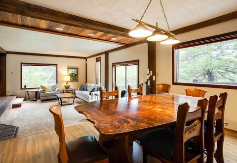 Others Peaceful Applegate River Valley Sanctuary!