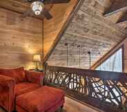 อื่นๆ 7 Modern Murphy Cabin w/ Nottely River Views!