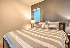 その他 7 Luxe Coastal Haven w/ Bay Views & Hot Tub