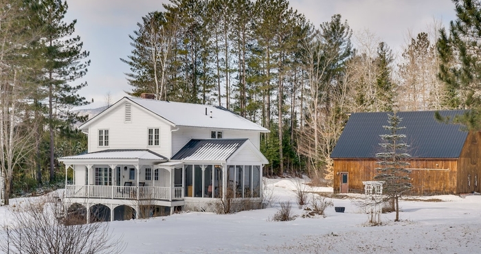 Lainnya Rustic Mountain-view Farmhouse on 159 Acres