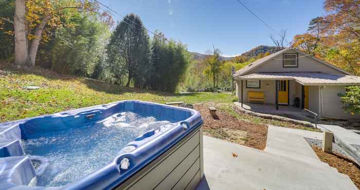 Others Bright Farmhouse w/ Hot Tub & Mountain View!