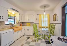 その他 4 Pet-friendly River District Home w/ Fenced Yard