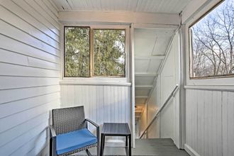 Others 4 Pet-friendly Apt in 1850's Victorian Mansion!