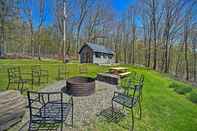 Others Cozy Hillside Retreat w/ Bbq, Fire Pit, & Trails!